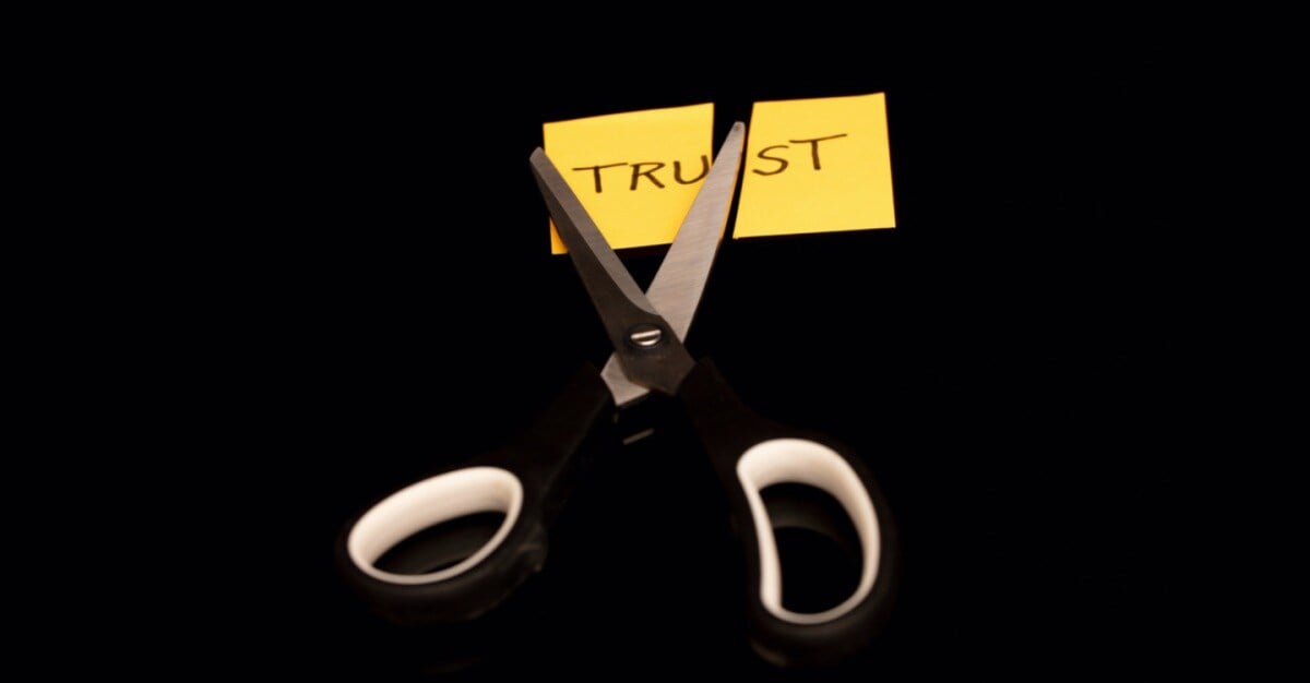 ‎trust scissors_1200x628